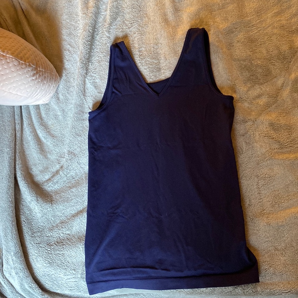 Reversible navy workout tank.